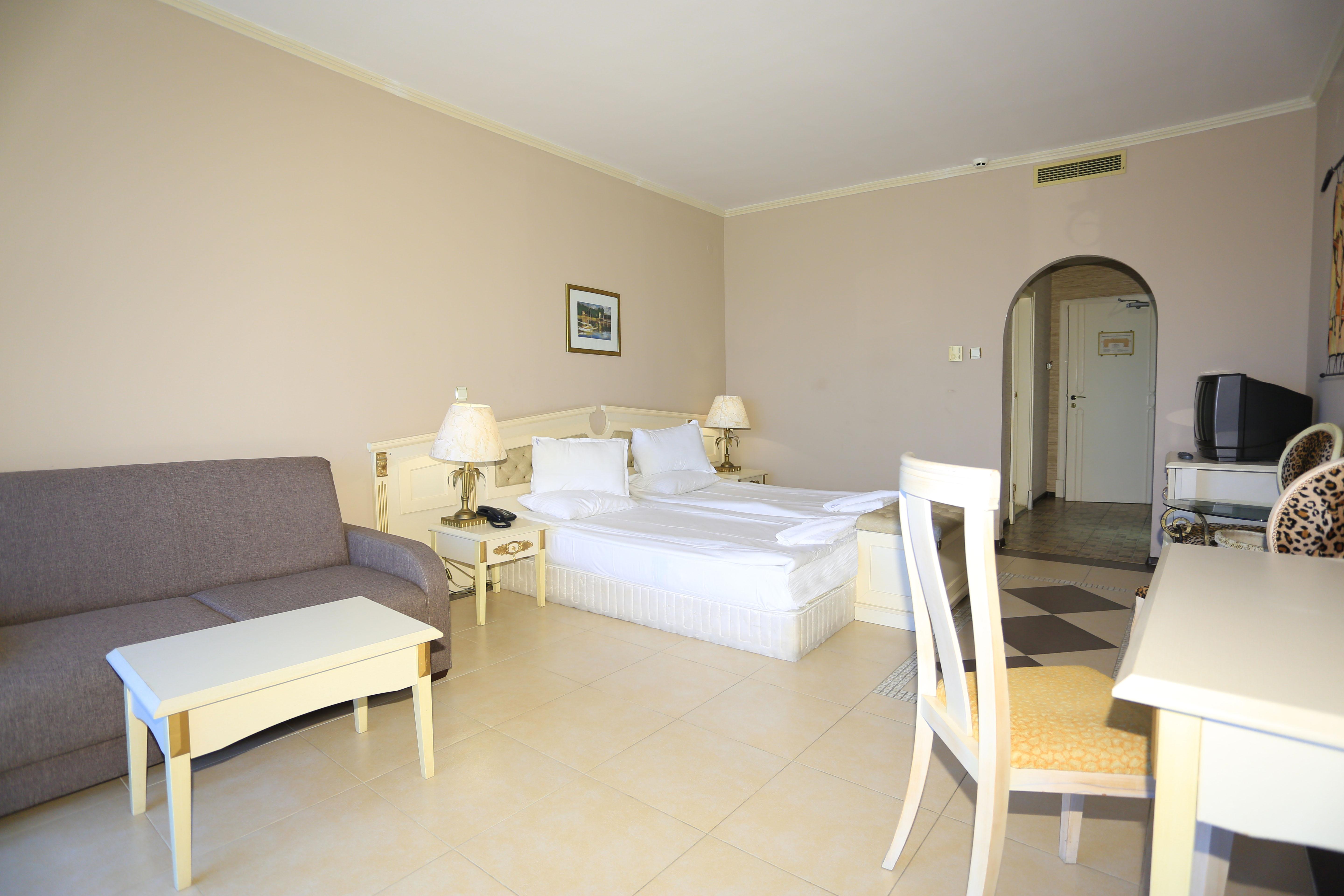 Imperial Palace Hotel ساني بيتش المظهر الخارجي الصورة A typical hotel room
